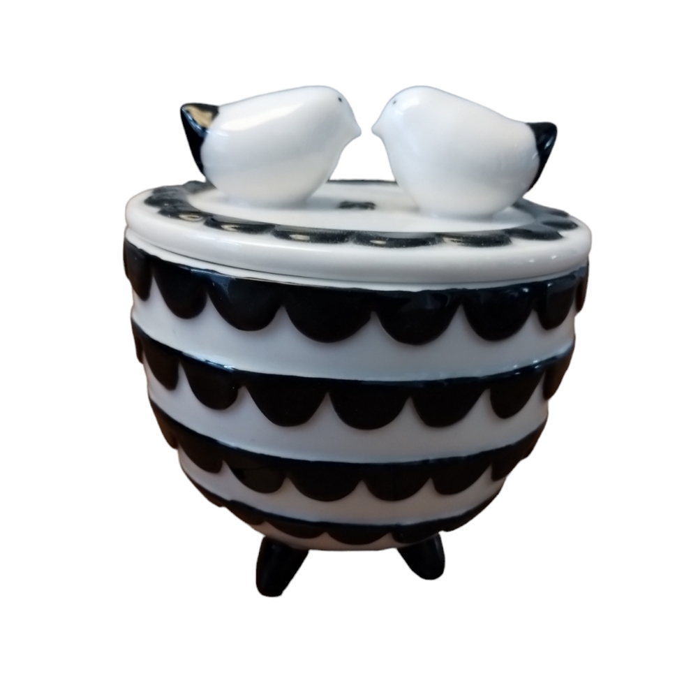 HALLMARK Trinket Box Love Birds Dish Lidded Scalloped